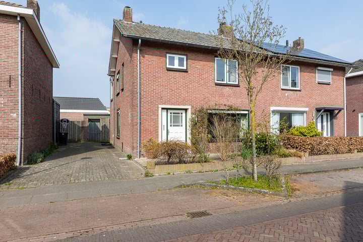 Emmastraat 27a in Waalre
