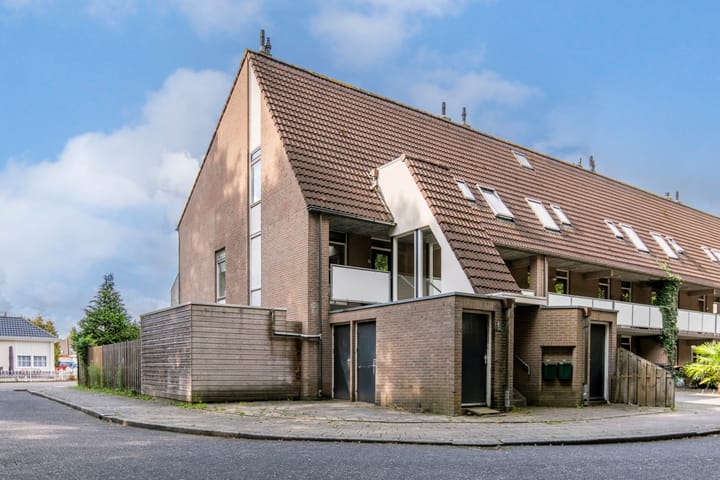 Emmerschans 112 in Veenendaal foto
