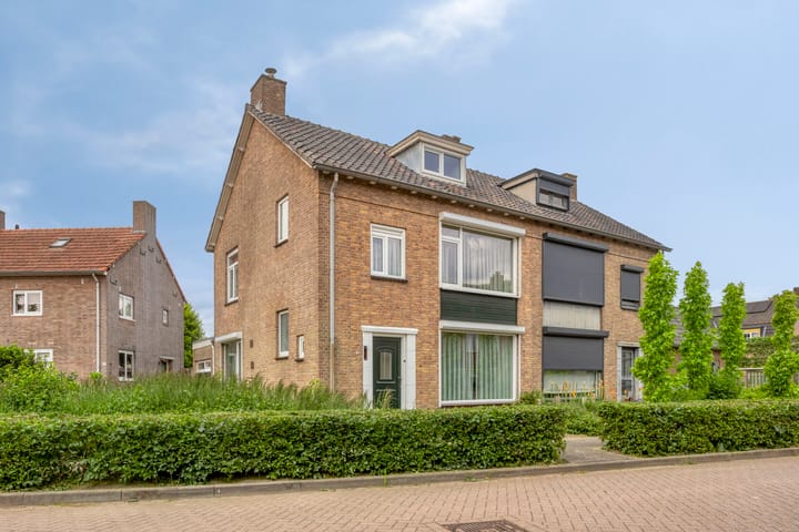 Engelbertstraat 29 in Alphen foto