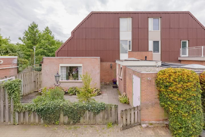 Engelsholm 136 in Hoofddorp foto