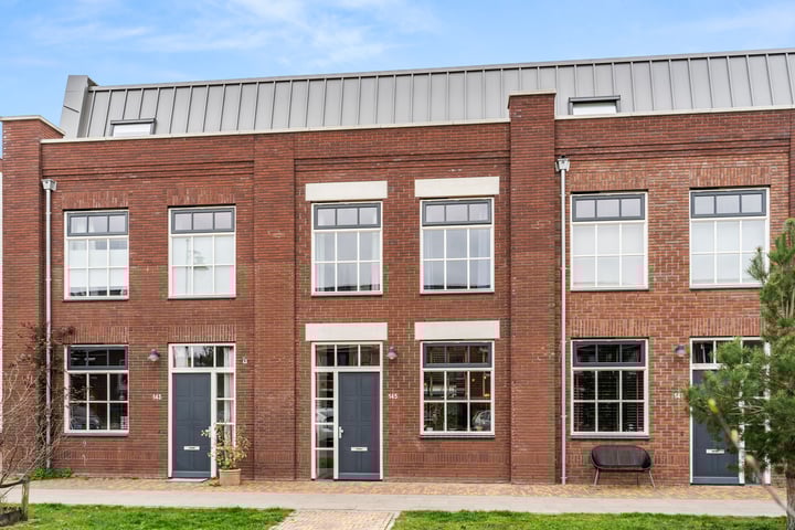 Enkalaan 145 in Ede foto