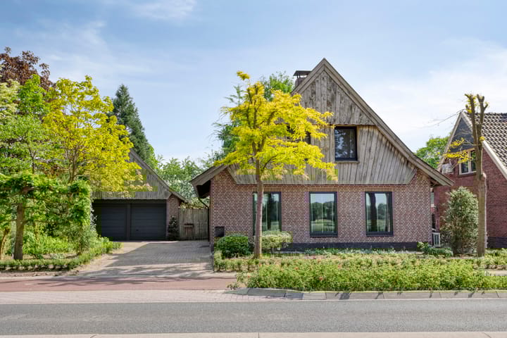 Enschedesestraat 105 in Losser foto