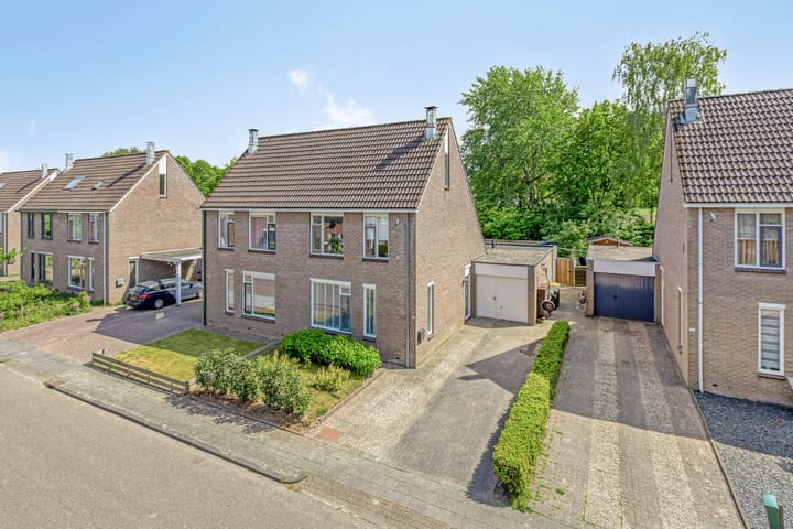 Entinge 122 in Zuidlaren foto