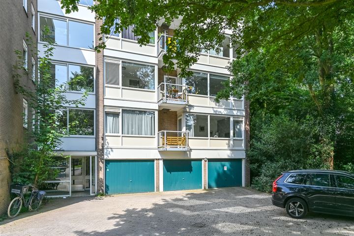 Erasmuslaan 24 in Amstelveen foto