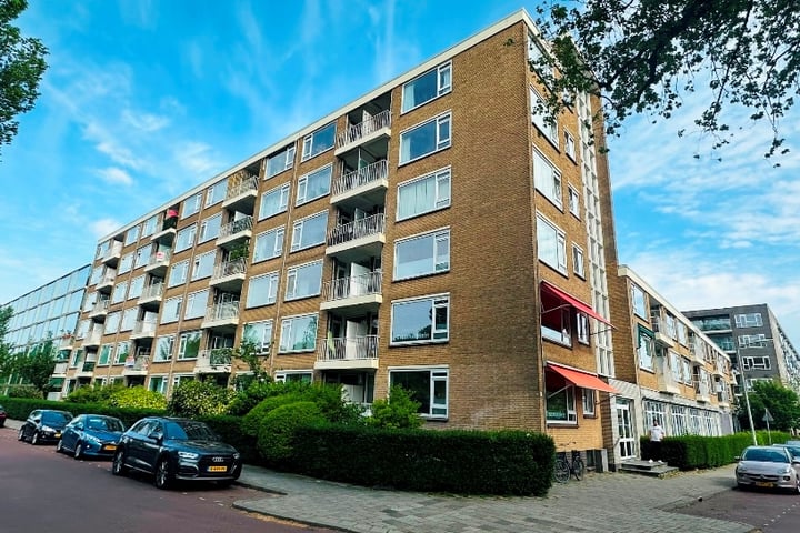 Erasmusplein 210 in 's-Gravenhage