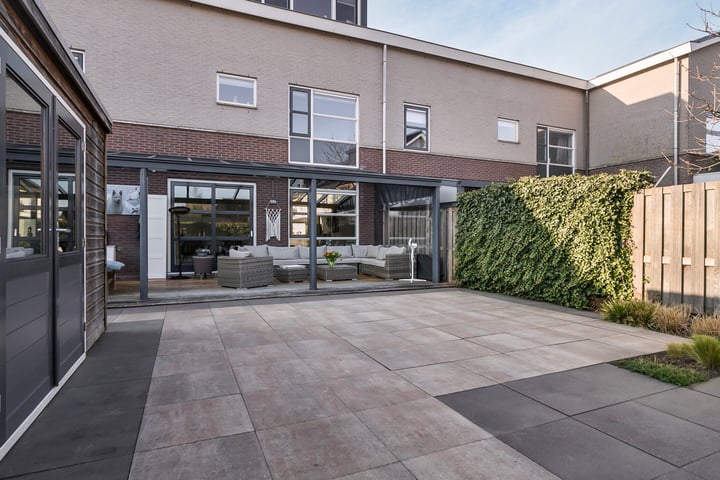 Eric de Noormanhof 6 in Almere foto