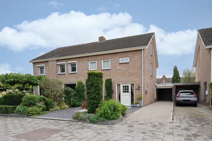 Ericalaan 88 in Hoeven foto