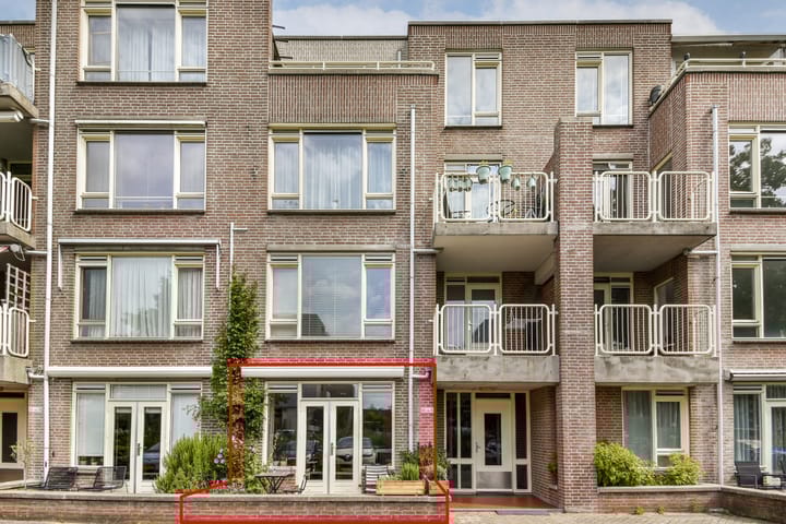 Ernst Cahnsingel 40 in Amsterdam