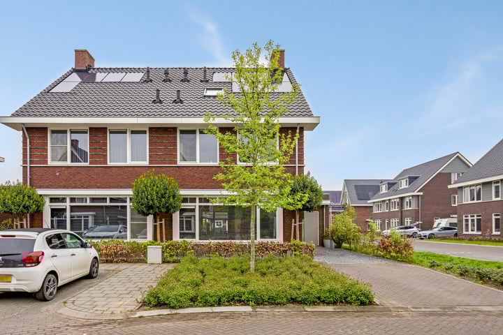 Ernst en Luim 11 in Haarsteeg