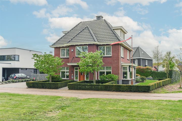 Eschauzierlaan 12 in Almelo foto
