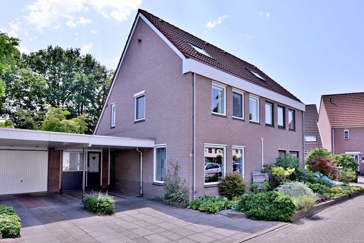 Esdoornlaan 28 in Deventer foto