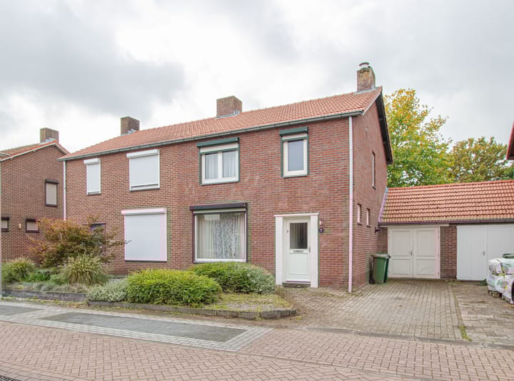 Foto van woning Esdoornlaan 7, Haelen