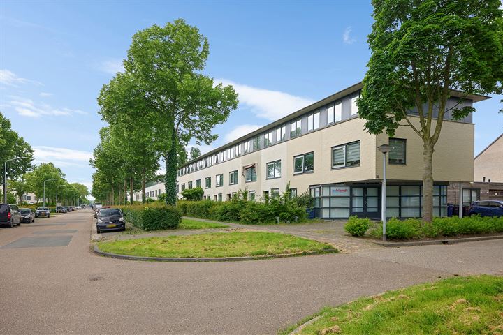 Esdoornplantsoen 122 in Almere foto
