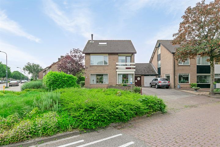 Esdoornstraat 1 in 's-Gravenpolder foto