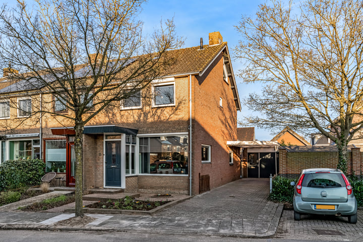 Esdoornstraat 15 in Driebruggen foto
