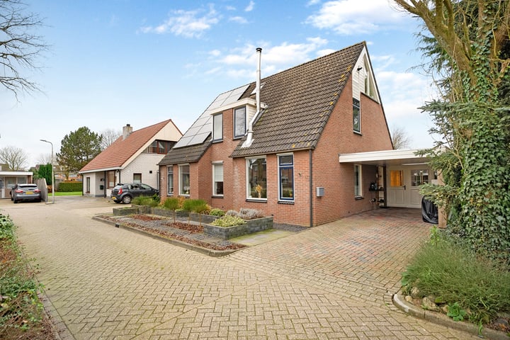 Esdoornstraat 17 in Lutten foto