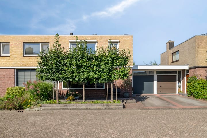 Essenstraat 50 in Spijkenisse foto