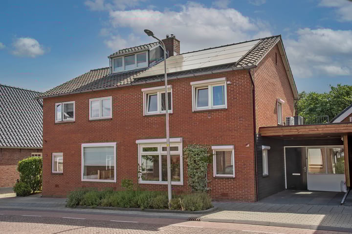Esstraat 117 in Rijssen foto