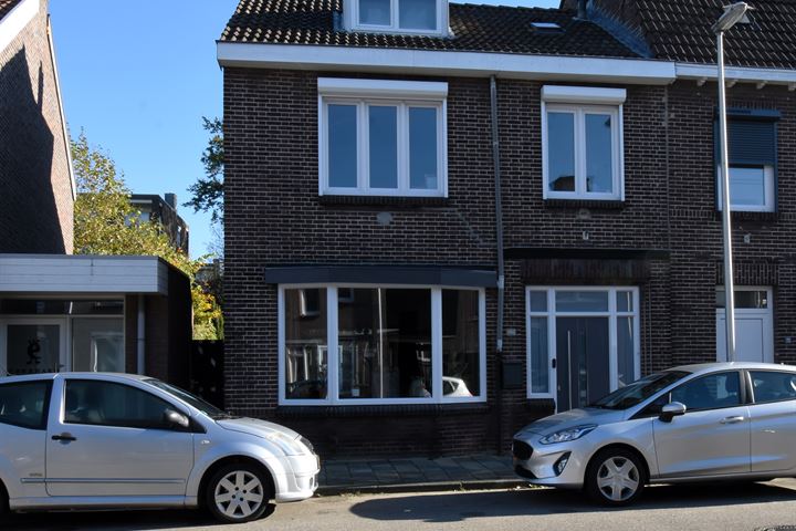 Eurenderweg 21 in Heerlen foto