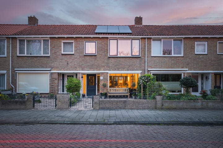 Euterpestraat 20 in Leeuwarden foto