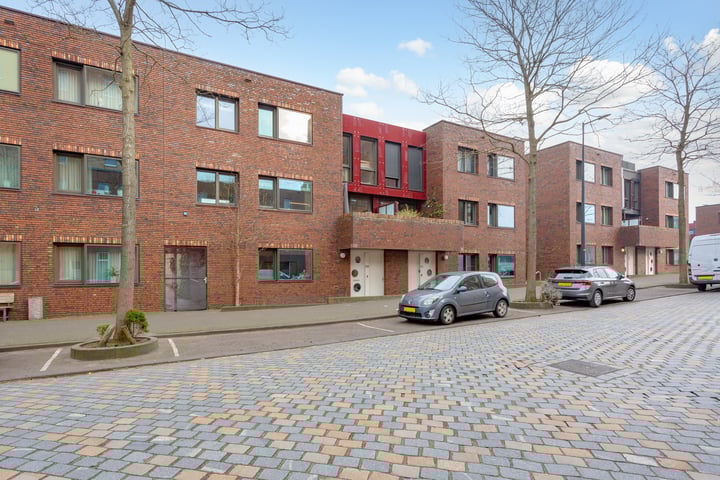 Eva Besnyöstraat 579 in Amsterdam foto