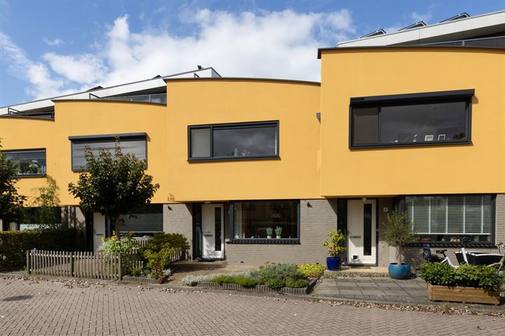 Eva de Wildeplantsoen 6 in Weesp foto