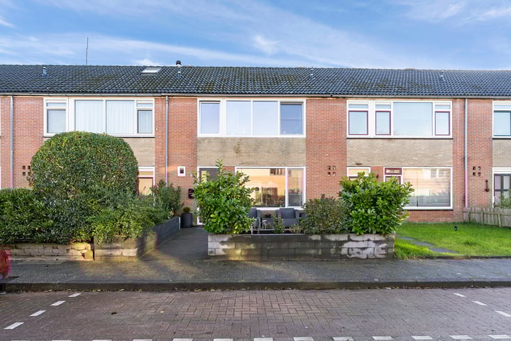 Evert C. Slimstraat 7 in St.-Annaparochie foto
