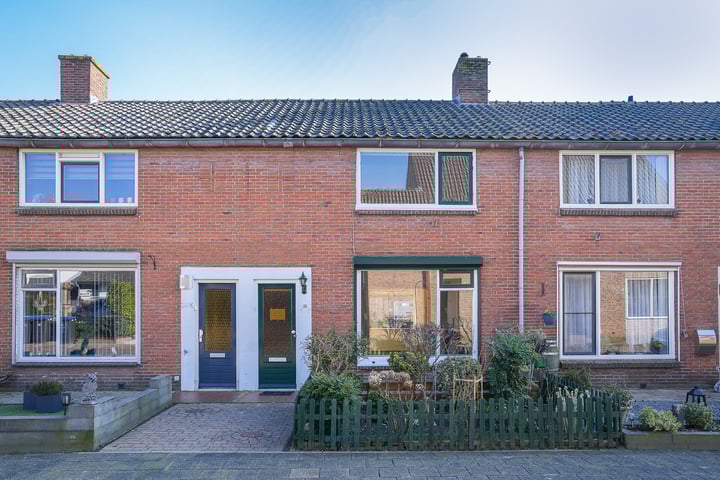 Evert Noolstraat 13 in Heukelum foto