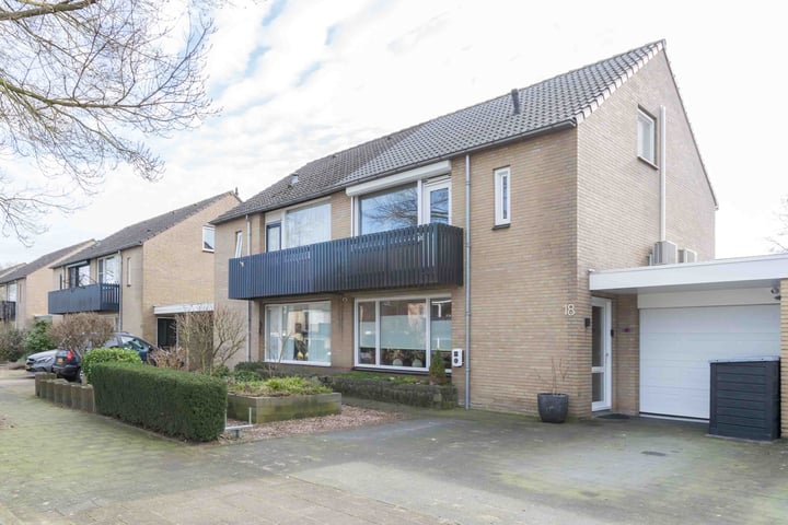 Evertsenlaan 18 in Son en Breugel foto