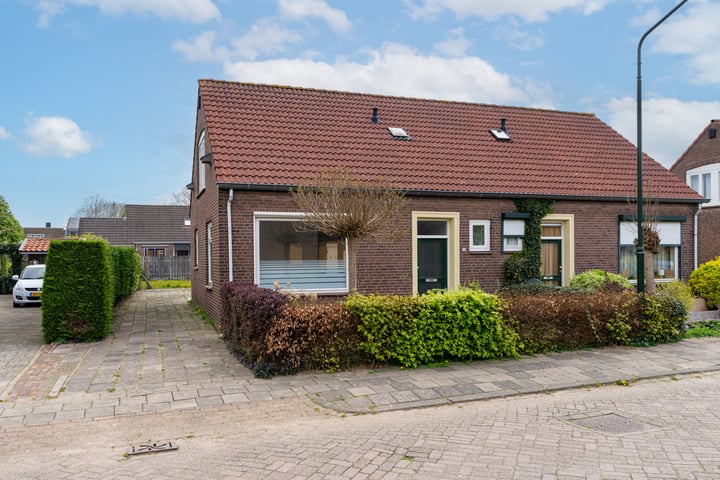 Fabriciusstraat 16 in Almkerk