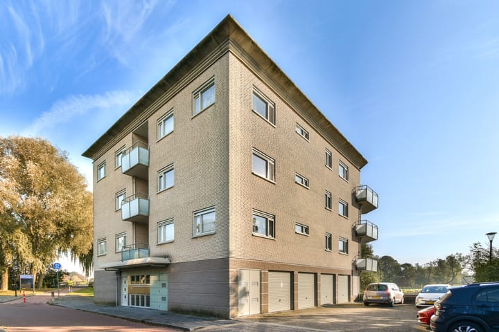 Fanny Blankers-Koenlaan 1 in Amstelveen foto