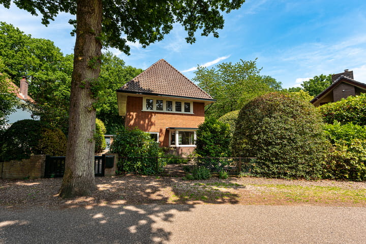 Ferdinand Huycklaan 6 in Baarn