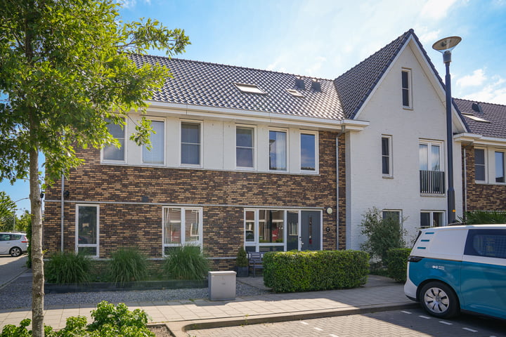 Fiep Westendorplaan 107 in Zaltbommel foto