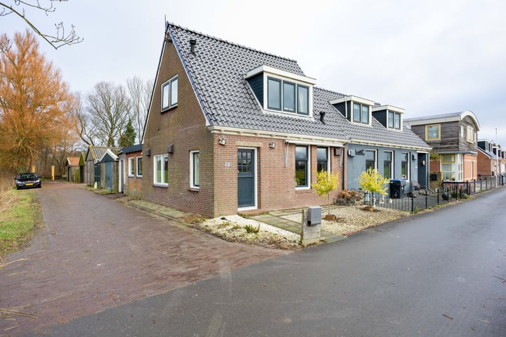 Finsterbuorren 2 in Jelsum foto