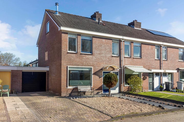 Fluessen 152 in Drachten foto