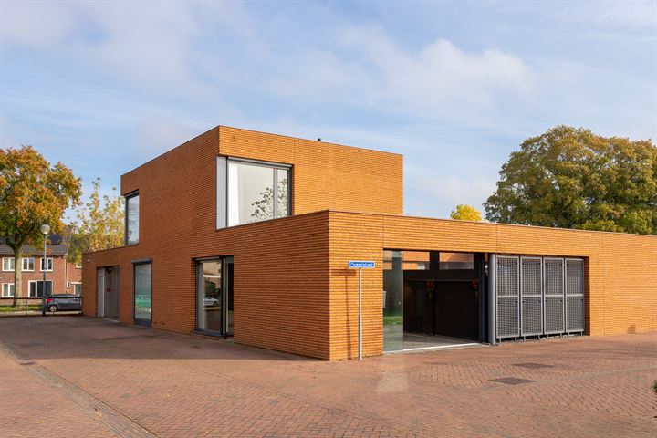 Fluweelstraat 1 in Helmond foto