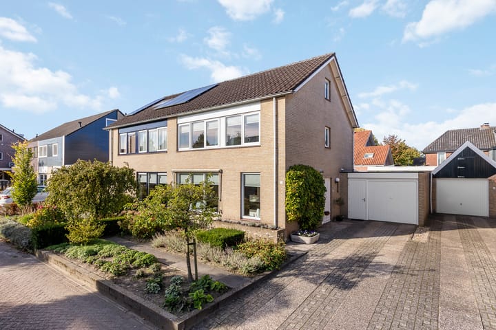 Fluweelstraat 19 in Borne foto