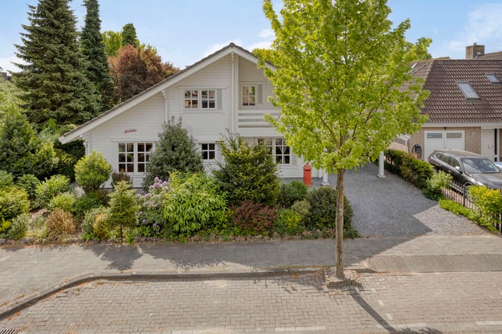 Fluwijnberg 21 in Roosendaal