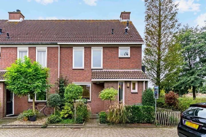 Foeliehof 24 in Voorhout foto