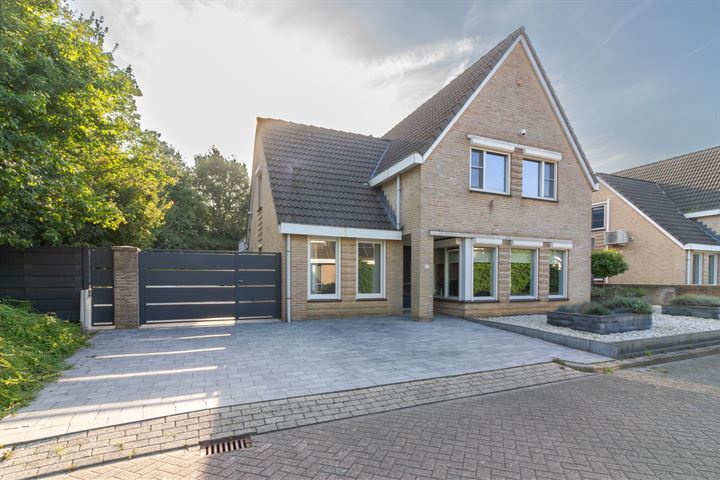 Forsythiastraat 6 in Geleen foto