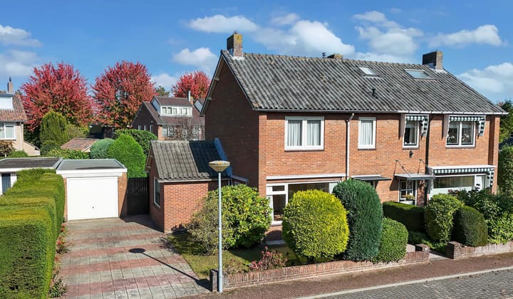 Frans Halslaan 18 in Huizen foto