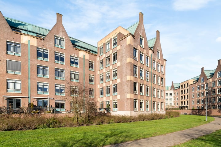 Frans Joseph van Thielpark 123 in Helmond foto