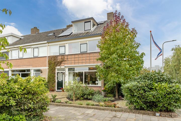 Franz Lisztlaan 11 in Voorschoten foto