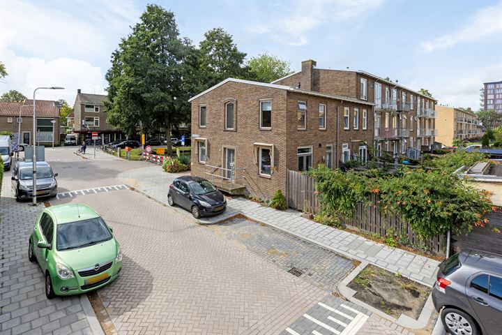 Frederik Hendriklaan 1 in Gouda foto