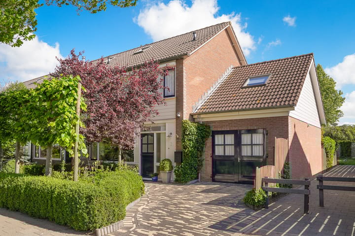 Frederik Hendrikstraat 2 in Veen foto