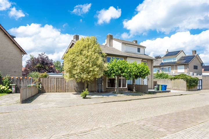 Frederik Hendrikstraat 4 in Veldhoven foto