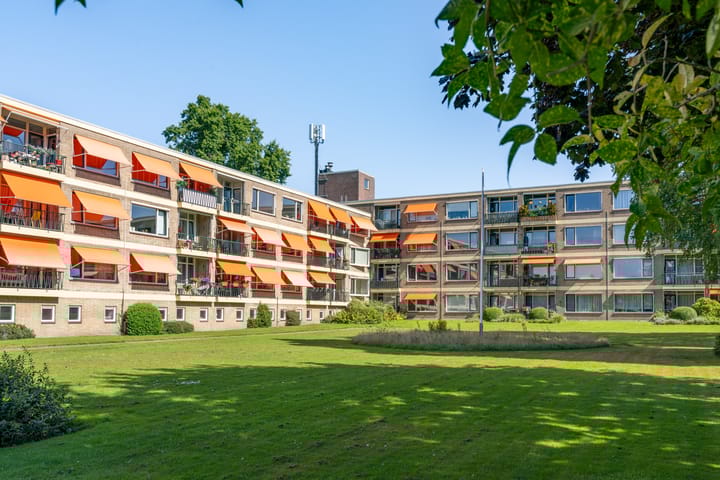 Frederik van Eedenlaan 45 in Hilversum foto