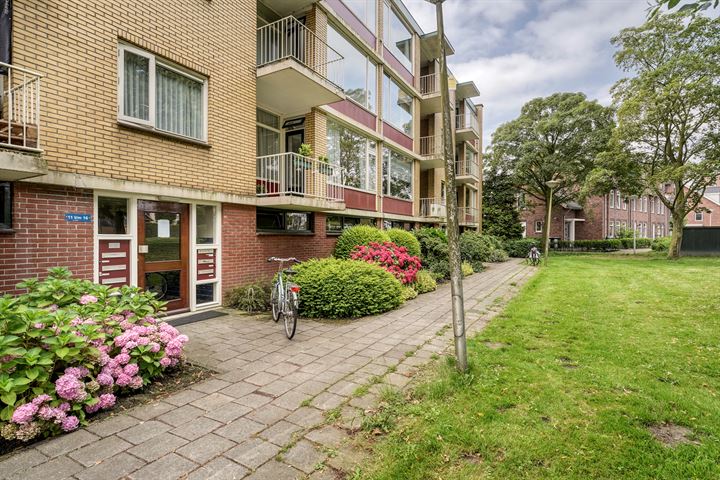 Frederik van Eedenplein 12 in Hazerswoude-Rijndijk foto