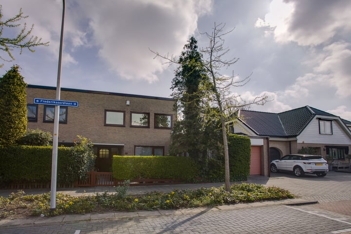 Frederiksoordlaan 19 in Rijnsburg foto