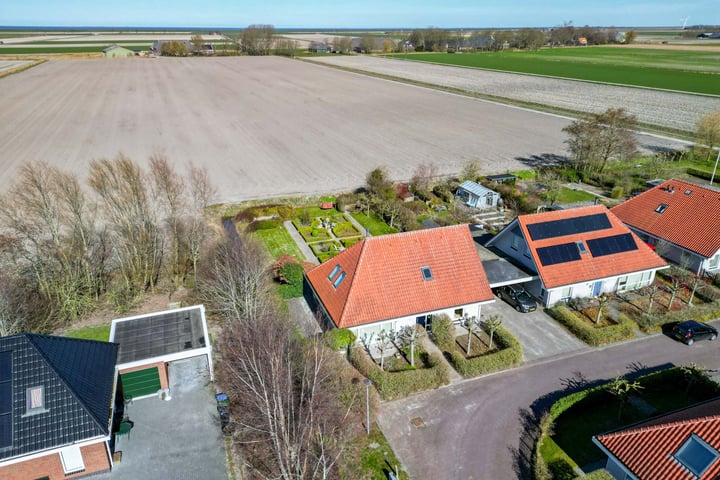 Frederiksoordweg 27 in Pieterburen foto